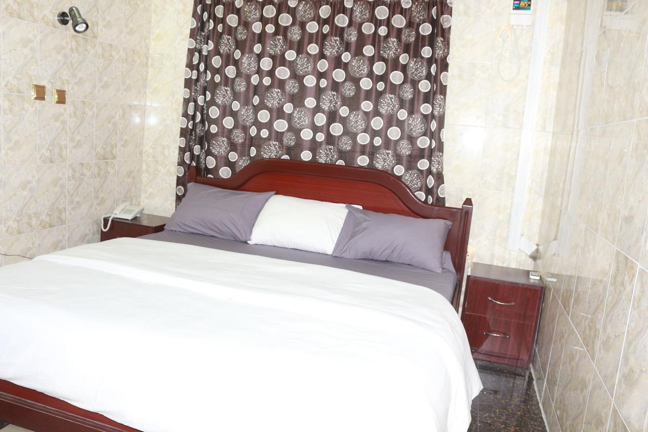 Cute Villa Hotel And Suites Uyo Exterior photo