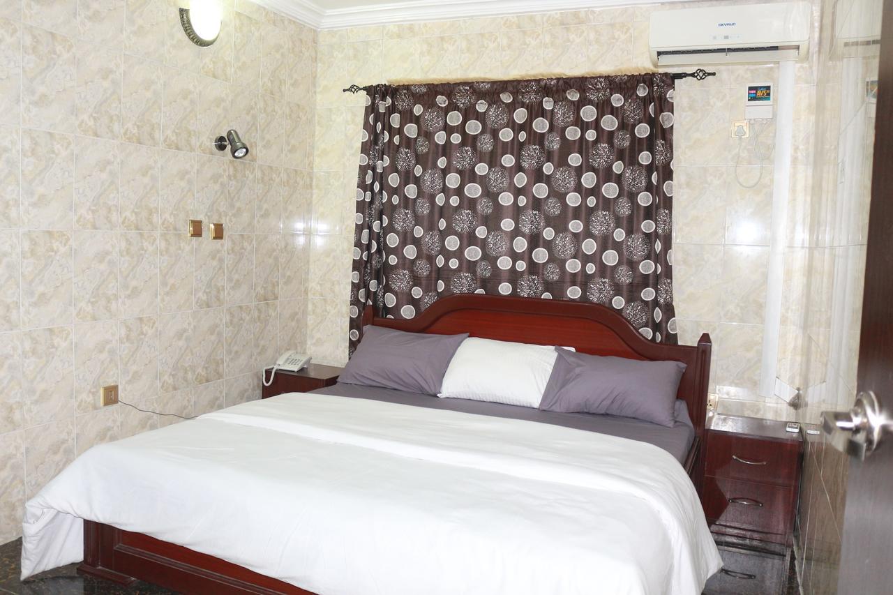 Cute Villa Hotel And Suites Uyo Exterior photo