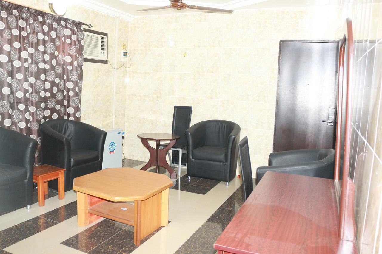 Cute Villa Hotel And Suites Uyo Exterior photo